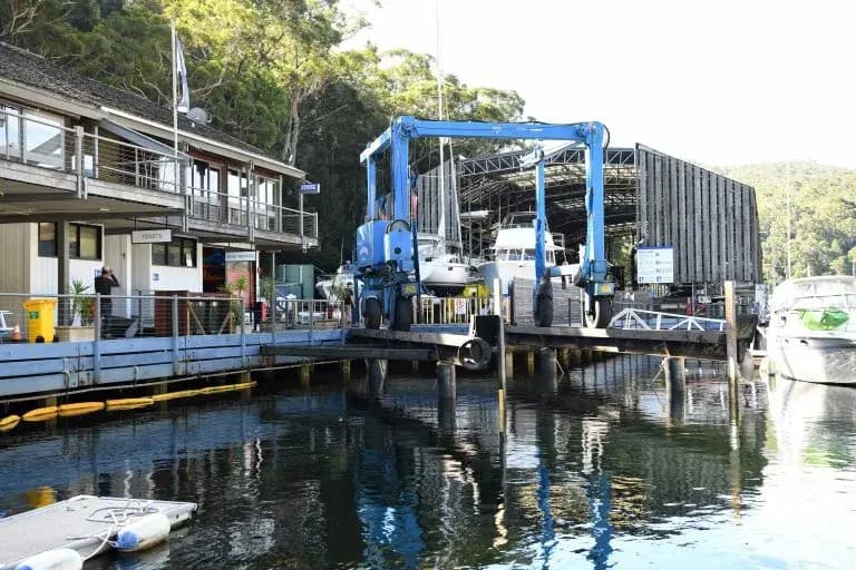 27T Lift Full Service Boatyard
