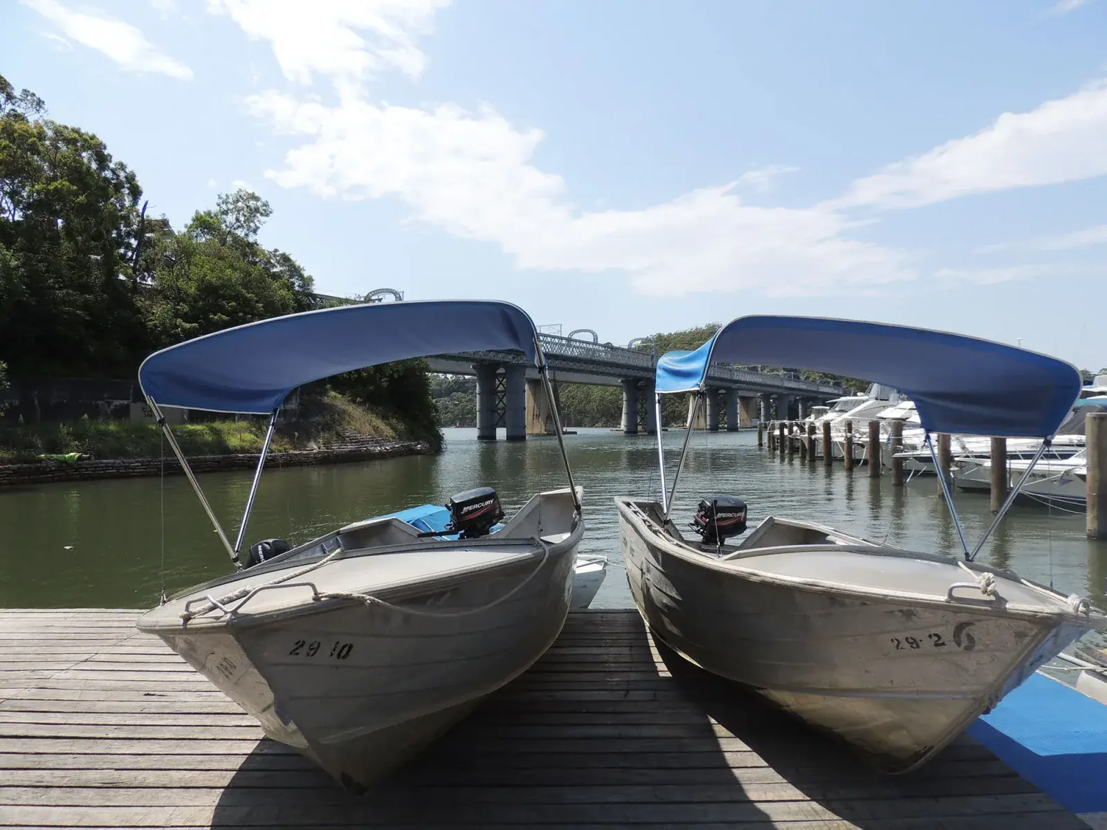 Photo of Hire Boats at Como Marina, Runabout Boat Pictured